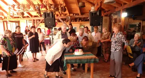 Пенсионери от Ценово и Белцов се веселиха заедно /галерия/