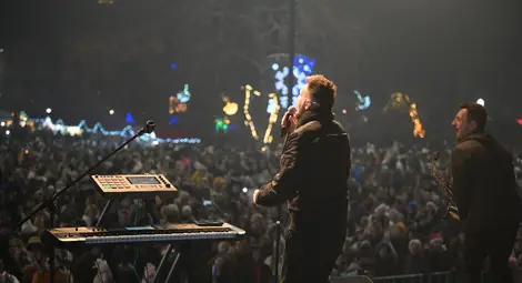 Хиляди посрещнаха  Нова година в Русе с песните на Графа и традиционното Дунавско хоро