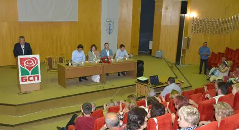 Очен лекар, IT-специалист и училищен директор на топ места в листата на БСП