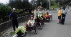 Семейство пътешественици от Франция спря в Чилнов