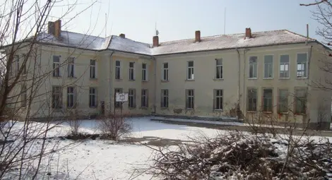 Бъзън подготвя дарителска кампания за откупуване на продаденото училище