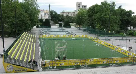 Русе гледа на площада  мач на &bdquo;Лудогорец&ldquo;