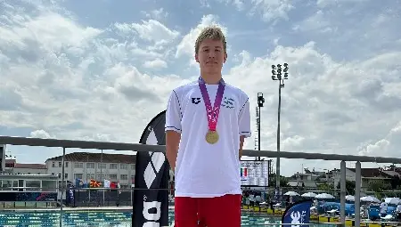 Шампионска титла за Дарен Кирилов на голям плувен турнир в Гърция