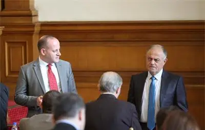 Депутатите гласуват ударно 4 закона за службите днес