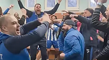 Мощен хор в съблекалнята: &bdquo;Тих бял Дунав се вълнува&ldquo;