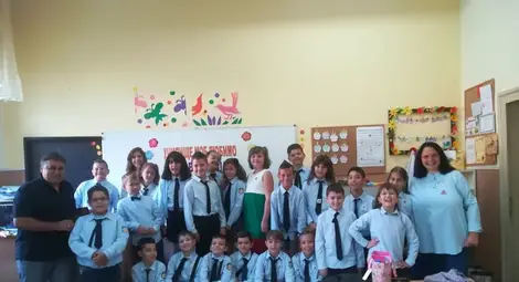 Вергилия Грънчарова, наречена с любов от третокласниците ѝ „най-прекрасното ни зло“ Вергилия Грънчарова, наречена с любов от третокласниците ѝ „най-прекрасното ни зло“