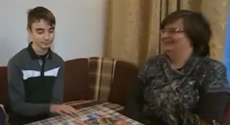 Дете печели състезания по информатика без да ходи на училище