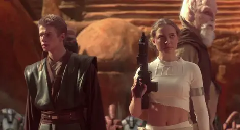 Четвъртък, 1 минута след полунощ: Премиерата на годината възражда една легенда