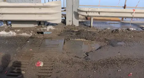 До няколко дни дупките в неремонтирания все още участък  на Дунав мост при Русе ще бъдат запълнени