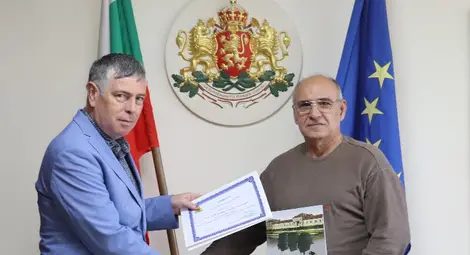 Офицерът от запаса Евгени Алексиев написа продължение на историята на Пети Дунавски полк