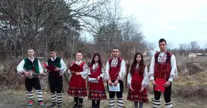 Гимназисти в Чифлика „плашиха“  овошките, които не раждат