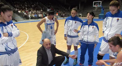 Дунав 8806 приключва годината с дерби в Хасково Дунав 8806 приключва годината с дерби в Хасково