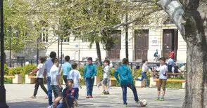 Деца от училище „Христо Ботев“ превърнаха „Батенберг“ в стадион