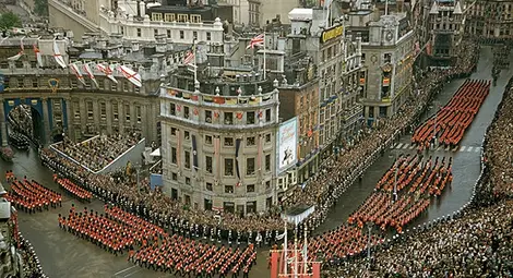 Готвачка с лош правопис и цветарка измислят менюто за коронацията на Елизабет II