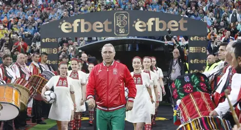 И дъждът не помрачи юбилейното шоу на Стоичков