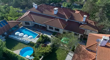 Отзвук: Хотел &bdquo;Черният Щъркел&ldquo;: От 14 години ползването на басейн, джакузи и парна баня от външни хора се заплаща