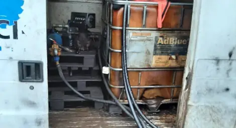 Спрян от движение бус зареждал тирове с евтина нафта без акциз