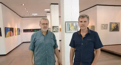 Цветни въпроси задават в изложба  Гриша Кубратов и Живко Лазаров