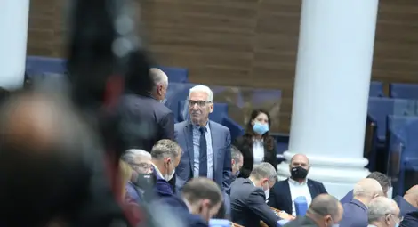 На първо четене: Нов гратисен период за подмяна на лични документи