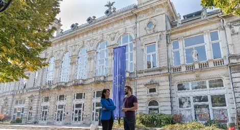С еднаква твърдост и любов Диана Иванова меси хляб, управлява училище и изгражда личности
