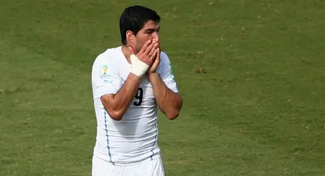 Край на сагата Луис Суарес: Премина в Барса