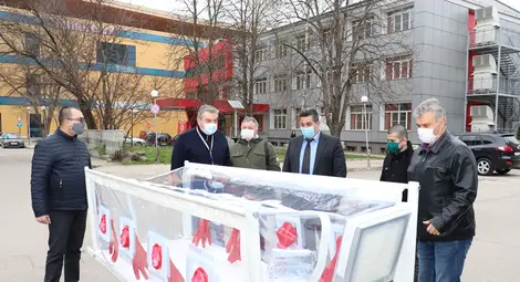 Дарение от ВМРО осигури първата изолационна носилка на болница &bdquo;Канев&ldquo;