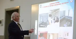 Университетът ще обучава дистанционно 800 студенти