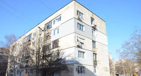 &bdquo;Райна Княгиня&ldquo; и блок в Мартен първи подписаха договори за саниране