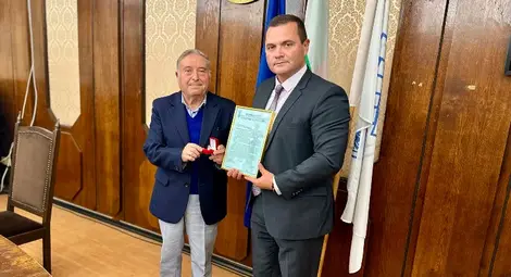 Вдъхновеният от Русе Хачик Лебикян със златна значка &bdquo;Русе&ldquo;