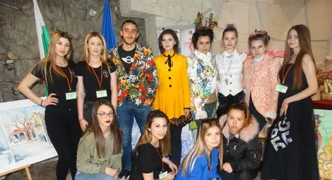 Възпитаниците на Обеклото впечатлиха жури и гости на състезание в Хасково Възпитаниците на Обеклото впечатлиха жури и гости на състезание в Хасково