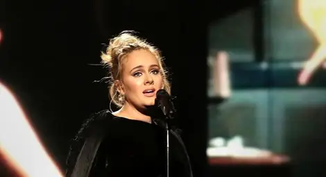 Адел се завръща след 6-годишна пауза