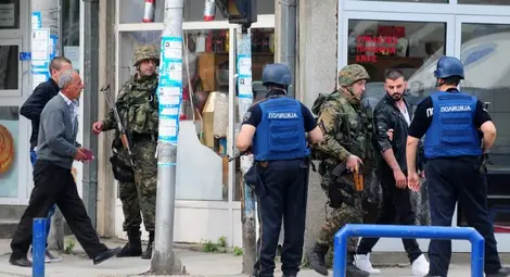 Близо 30 терористи са се предали при полицейската акция в Куманово