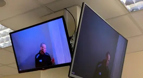 Навални се появи за първи път след гладната стачка