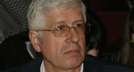 Разкриха огромни далавери, замесен е Румен Овчаров и Корнелия Нинова Разкриха огромни далавери, замесен е Румен Овчаров и Корнелия Нинова