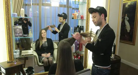 Декоративните нюанси и цветове на косите ще изместят естествените тонове през 2016-та