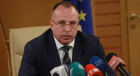 Порожанов: Основание за оставка няма