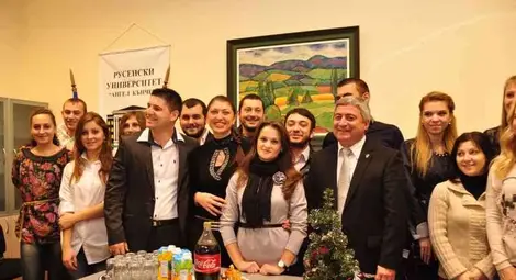 Студенти от 16 държави празнуват 8 декември в Русе