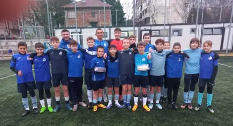 Торта от областното футболно началство за таланти от школата на &bdquo;Дунав&ldquo;