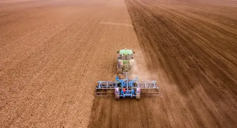 Пускат на търг 8775 декара държавна земя Пускат на търг 8775 декара държавна земя