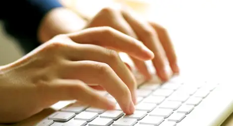 На един кв.см. на клавиатурата виреят 1000 бактерии На един кв.см. на клавиатурата виреят 1000 бактерии