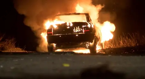 Огън и взрив заради автомобил в Казанлък
