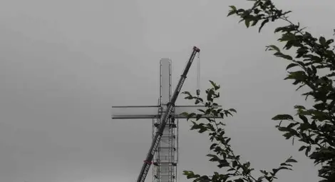  38-метров кръст се извиси над Благоевград /галерия/