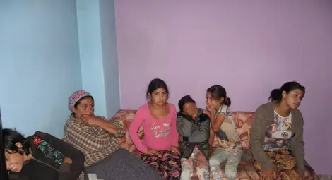 Майка опита да спре с детето си багерите в Гърмен