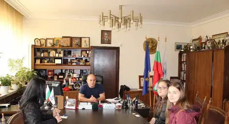 Кметът се срещна с новите  русенци в Съвета на децата