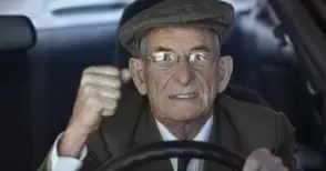 Шофьорите над 60 ли са големите грешници? Статистиката казва друго