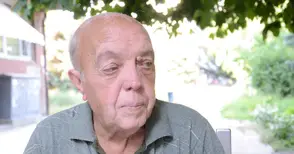 Кирил Дочев „заема“ идеи от Стайнбек за бране на ябълки в ТКЗС в Обретеник