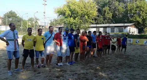 Отборът на &bdquo;Бъзън&ldquo; с  титлата по плажен футбол