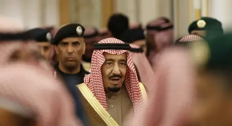 Новият саудитски крал излива поток от пари и бонуси към населението