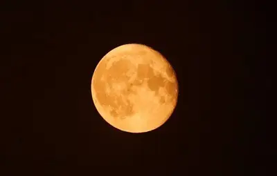 Набират космонавти за първия руски полет до Луната