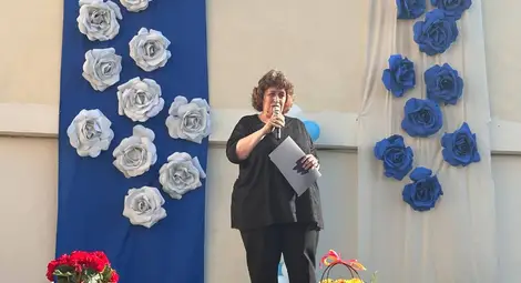 Кметът Пенчо Милков връчи почетен плакет на директорката на ДГ &bdquo;Синчец&ldquo; в Средна кула за юбилея на градината